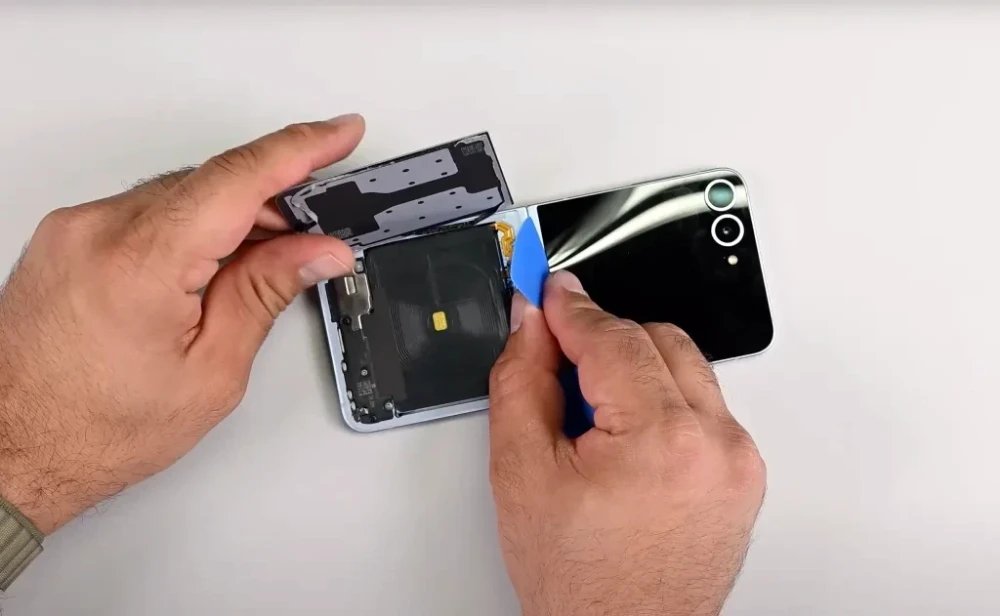 تعمیرات موبایل سامسونگ Z Flip 6